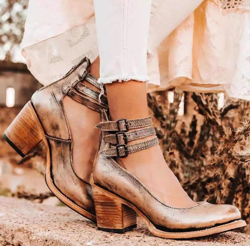 Ava | Vintage Pumps